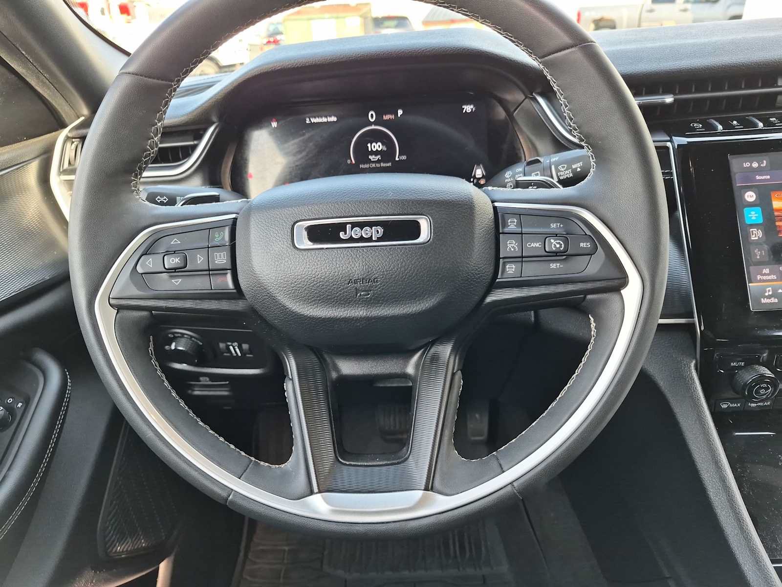 Used 2023 Jeep Grand Cherokee Altitude AWD/4WD image 17