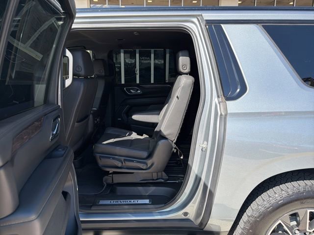 Certified 2024 Chevrolet Suburban Z71 w/ Luxury Package image 23
