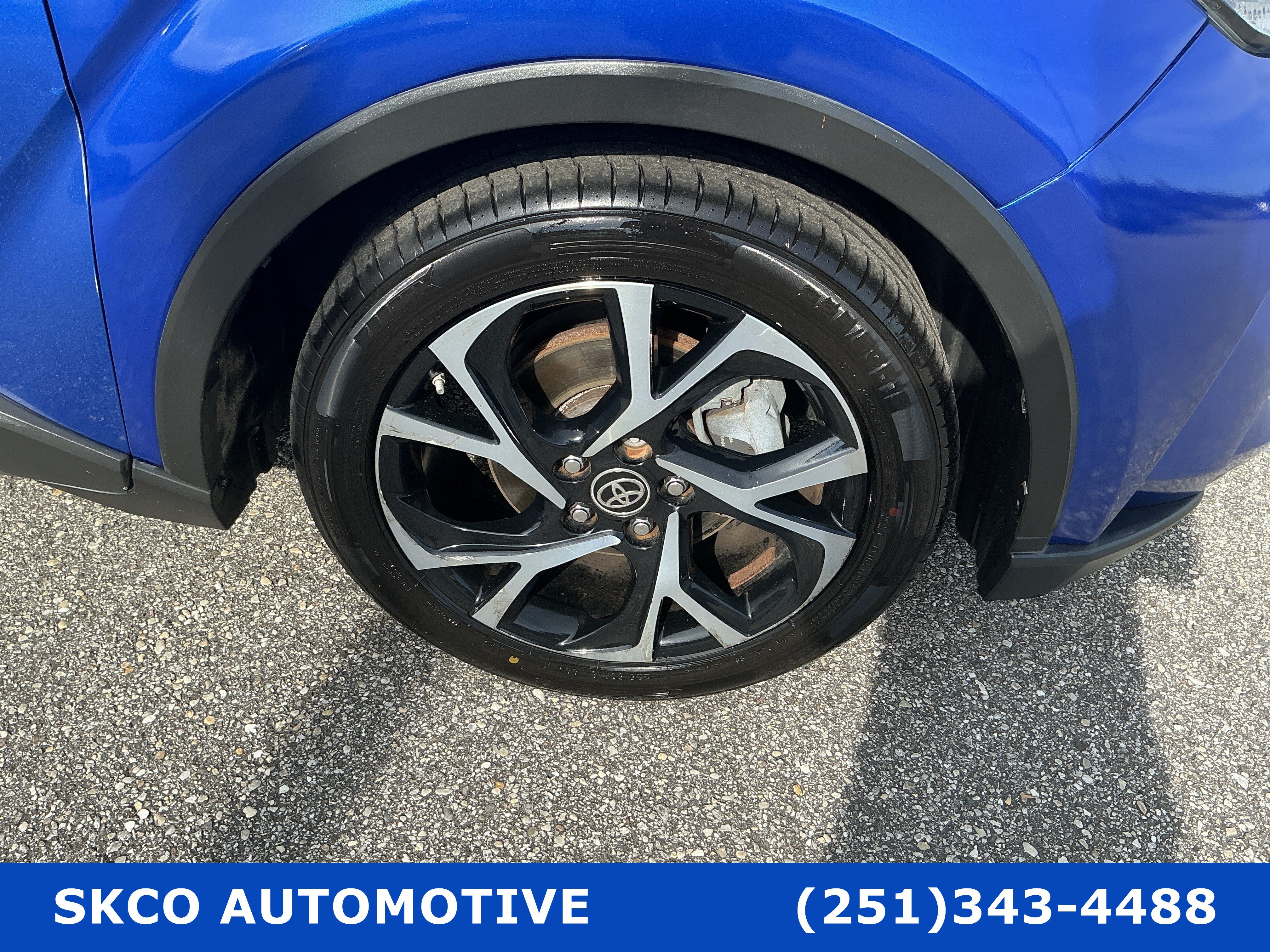 Used 2020 Toyota C-HR XLE FWD image 10