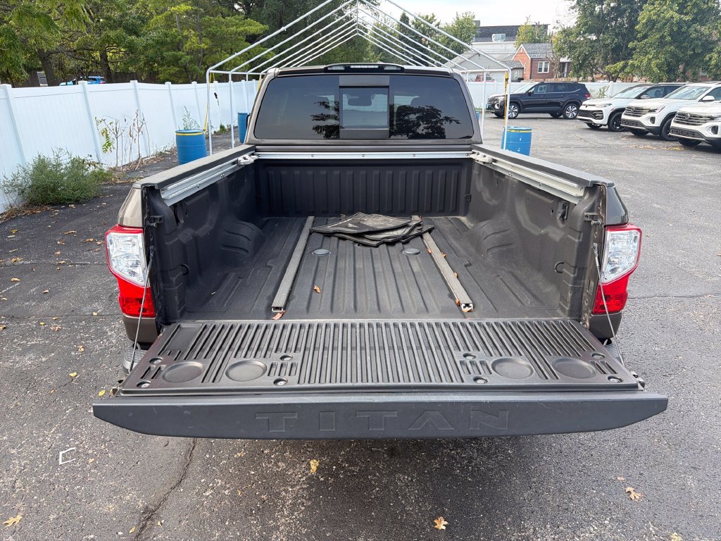 Used 2019 Nissan Titan Platinum Reserve AWD/4WD image 28