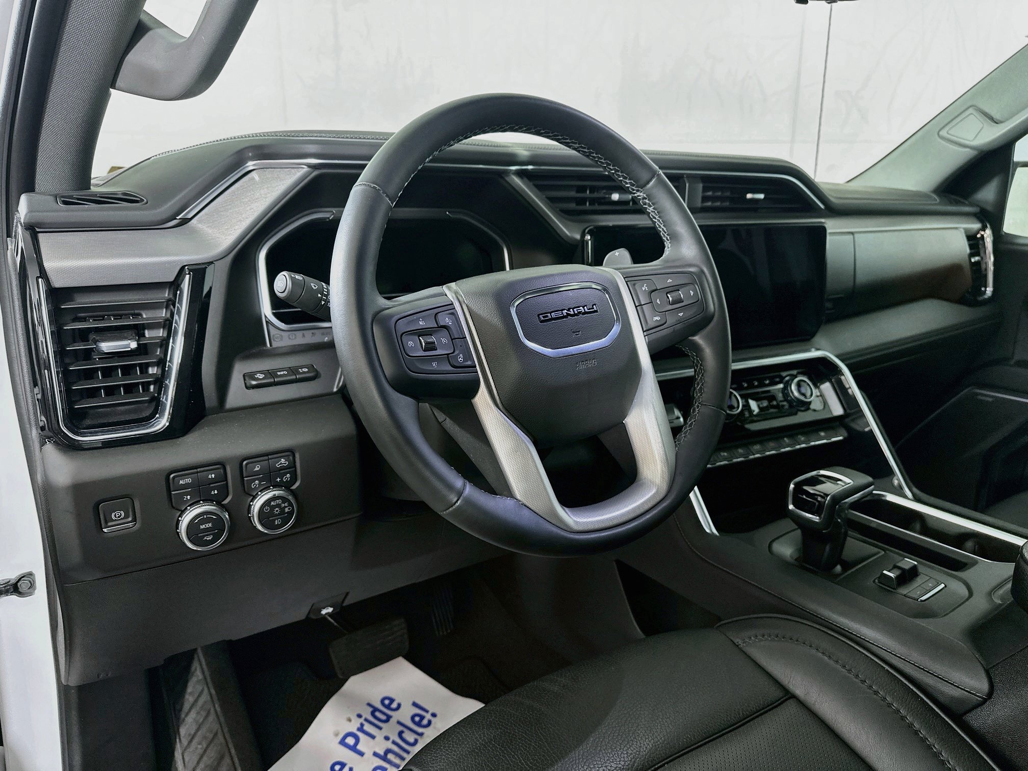 Used 2024 GMC Sierra 1500 Denali w/ Denali Reserve Package AWD/4WD image 9