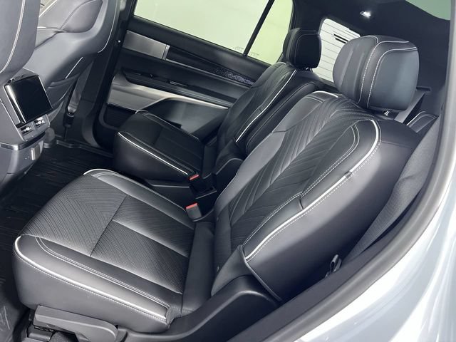 Used 2026 Cadillac Vistiq Platinum w/ LPO, Floor Liner Package AWD/4WD image 25