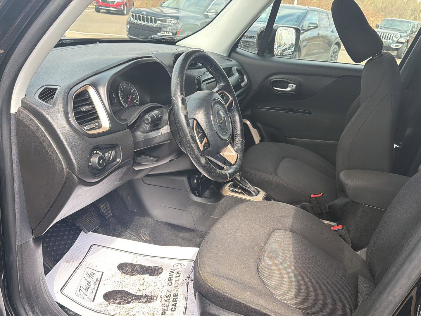 Used 2016 Jeep Renegade Latitude w/ Cold Weather Group image 14