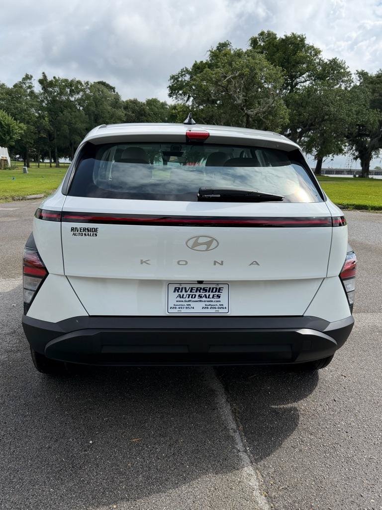 Used 2026 Hyundai Kona SE FWD image 4