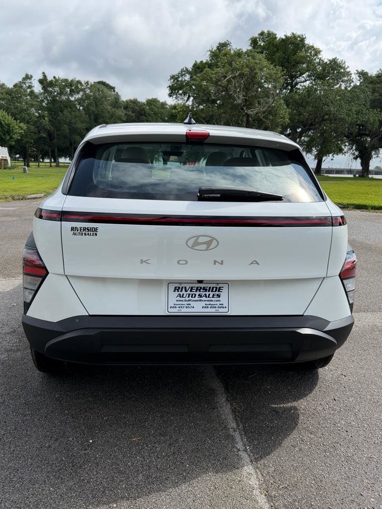 Used 2026 Hyundai Kona SE FWD image 4