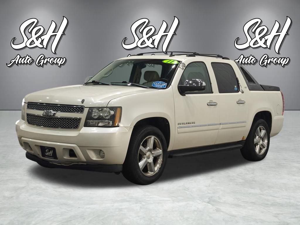 Used 2011 Chevrolet Avalanche LTZ AWD/4WD image 24