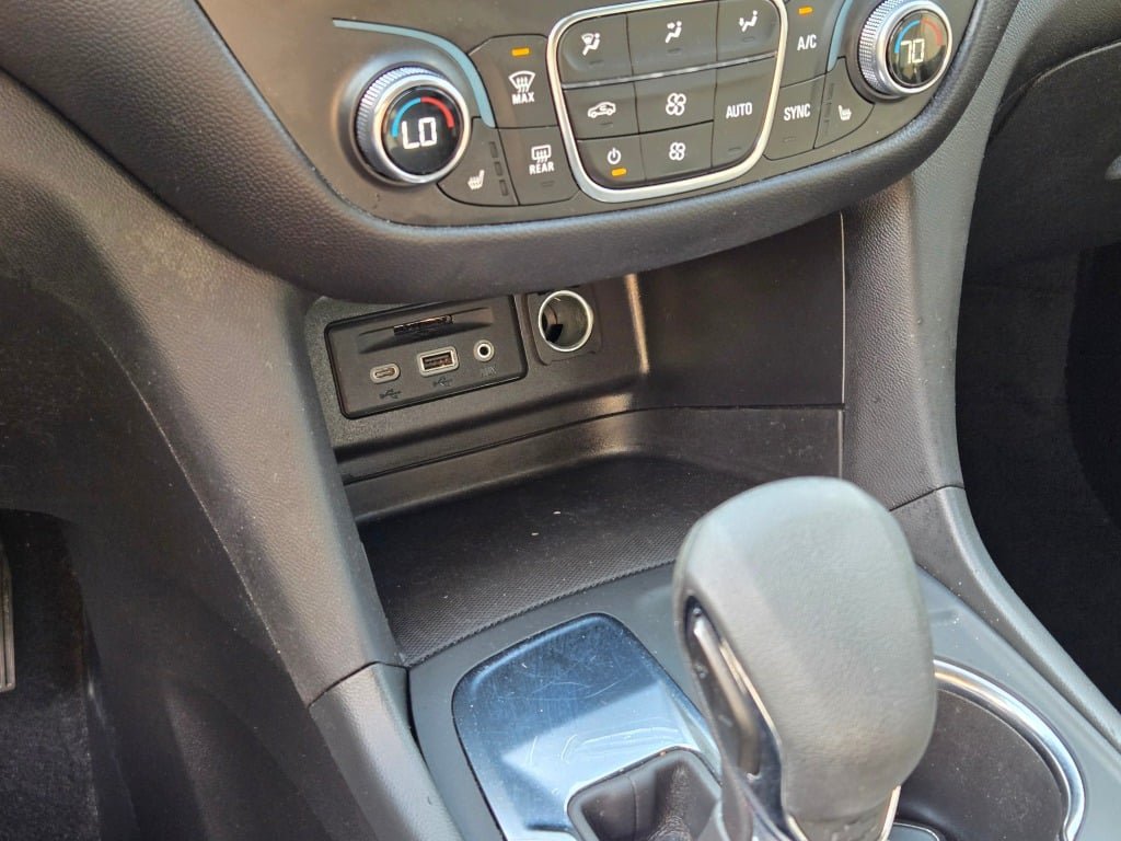 Certified 2024 Chevrolet Equinox LT FWD image 30