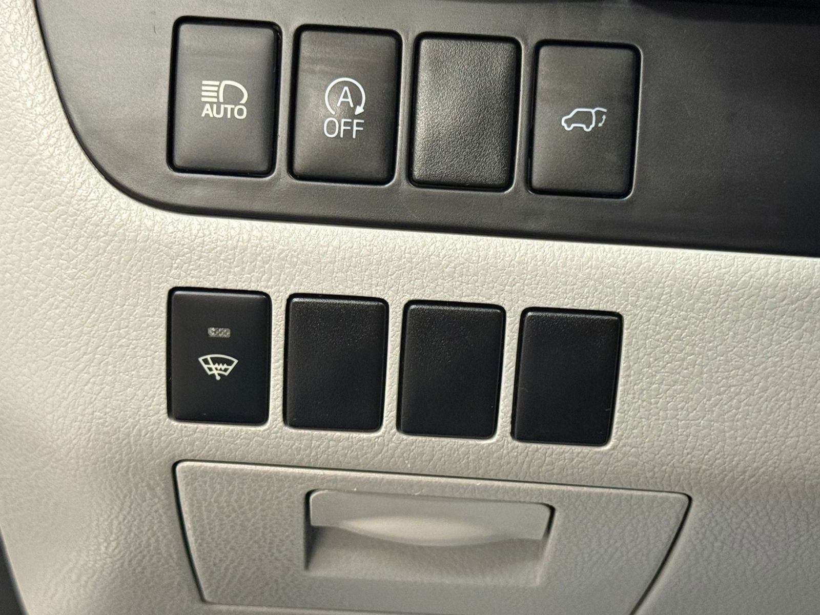 Used 2017 Toyota Highlander Plus w/ Carpet Mat Package AWD/4WD image 30