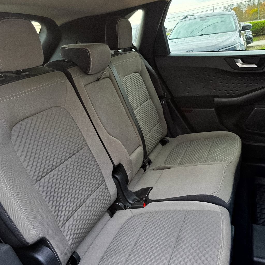 Used 2020 Ford Escape SE image 25