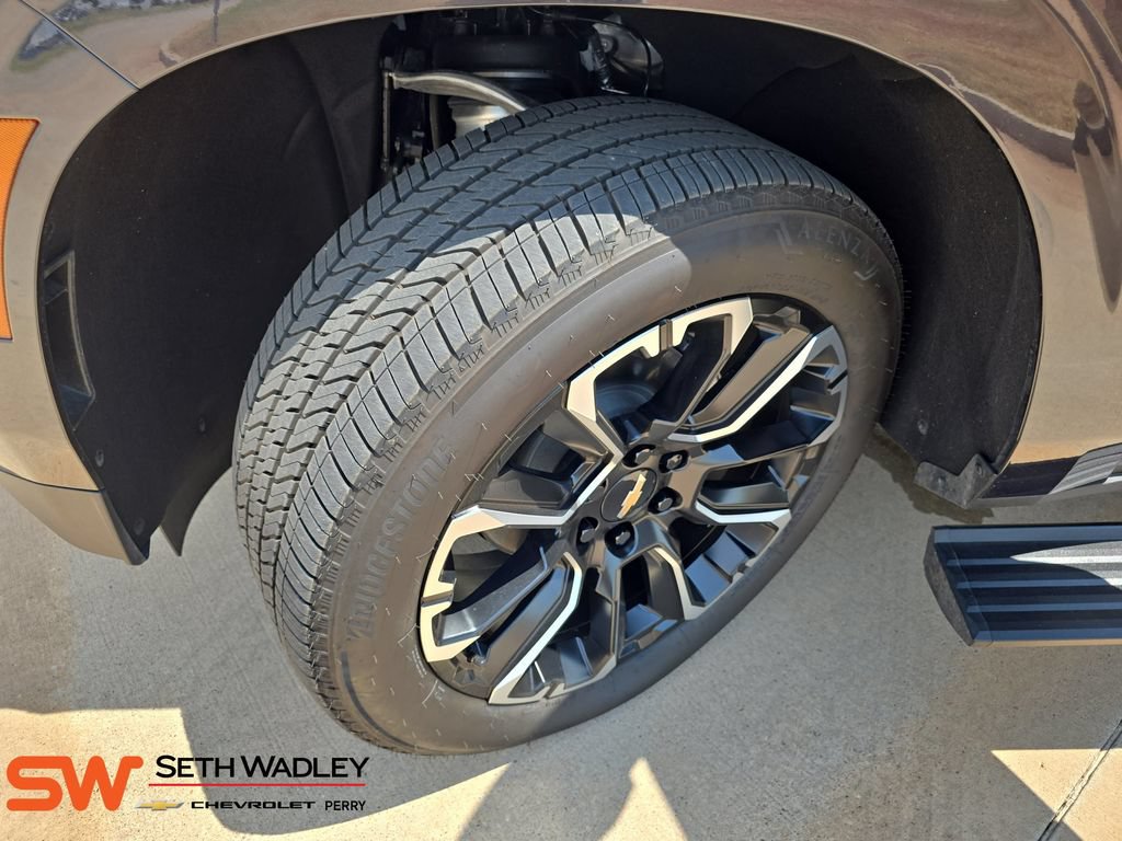 New 2026 Chevrolet Suburban High Country AWD/4WD image 33