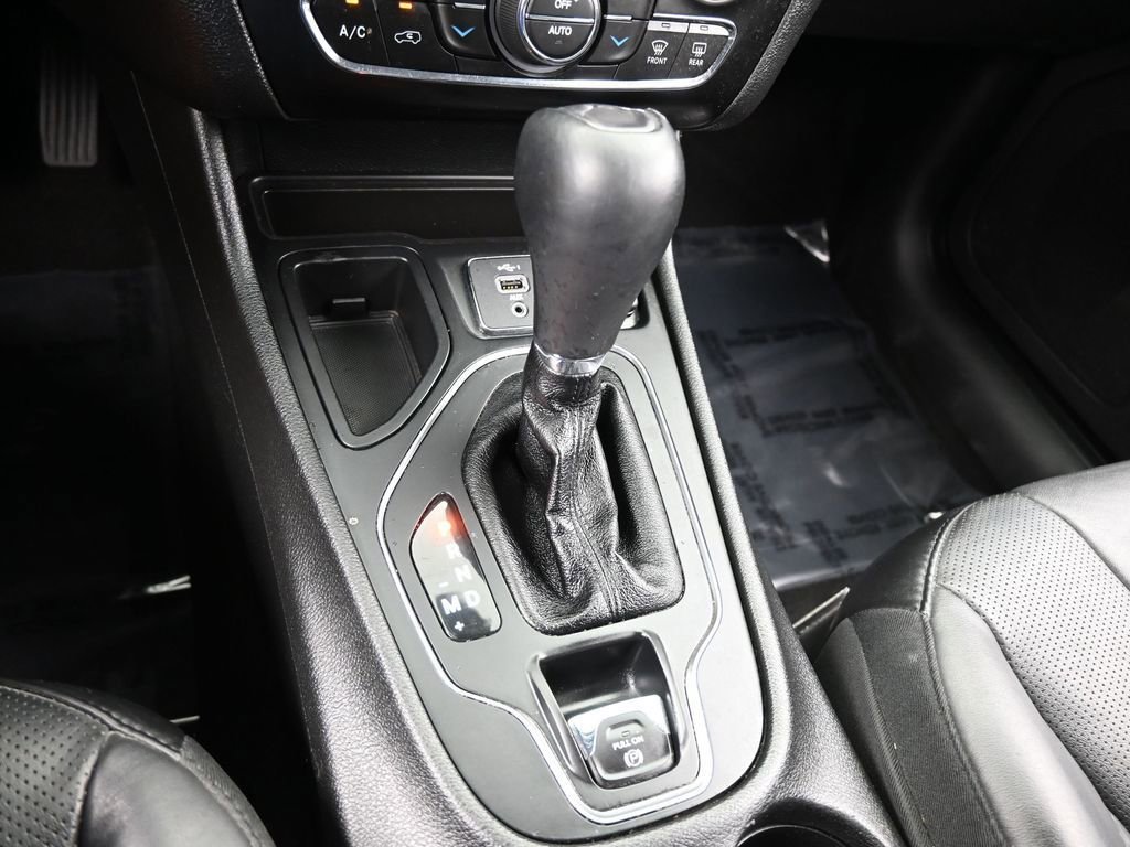 Used 2021 Jeep Cherokee Latitude Lux w/ Comfort/Convenience Group image 25