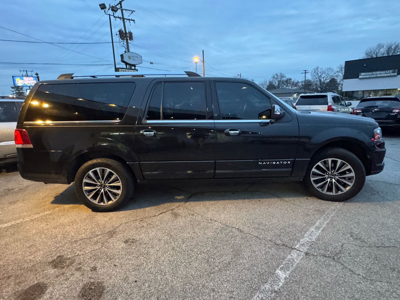 Used 2015 Lincoln Navigator L 4WD image 7