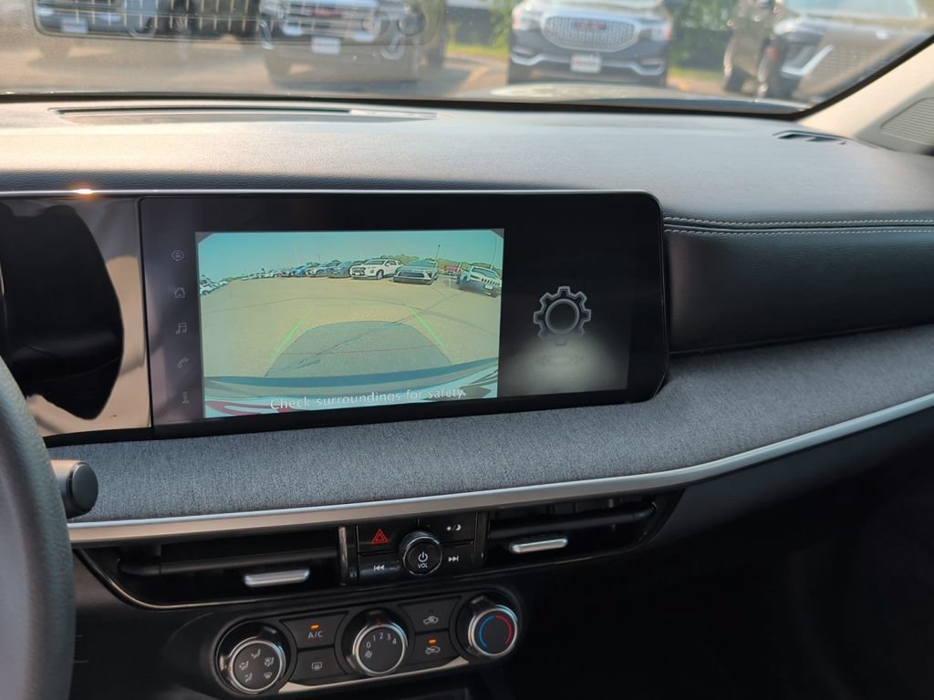Used 2025 Nissan Kicks SV FWD image 30