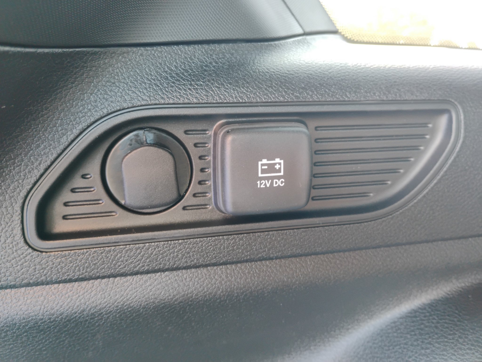 New 2027 Jeep Grand Cherokee Altitude AWD/4WD image 14