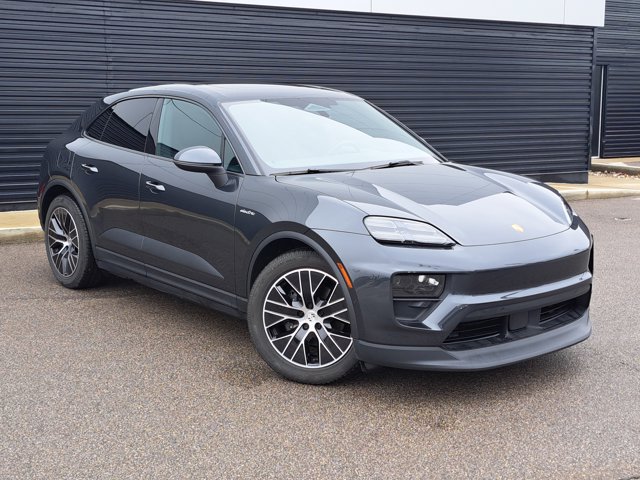 Used 2025 Porsche Macan 4 Electric AWD/4WD image 8