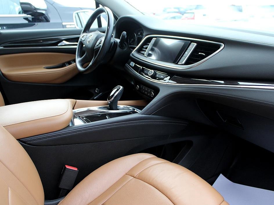 Used 2018 Buick Enclave Essence image 20