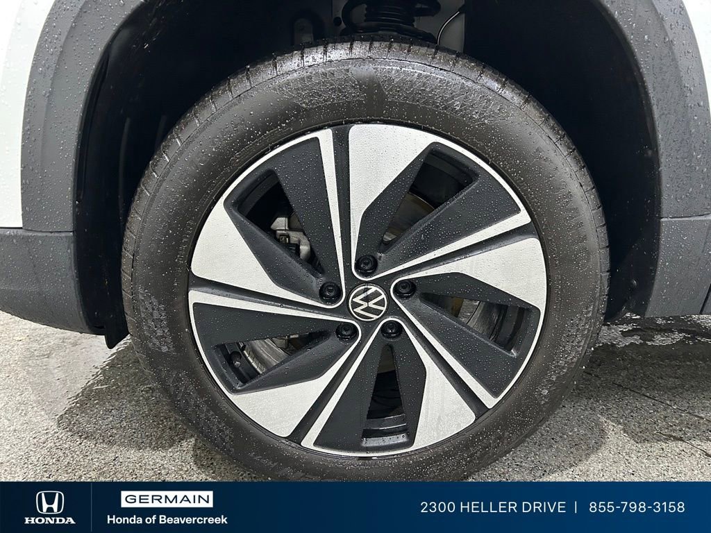 Used 2024 Volkswagen Taos SE image 13