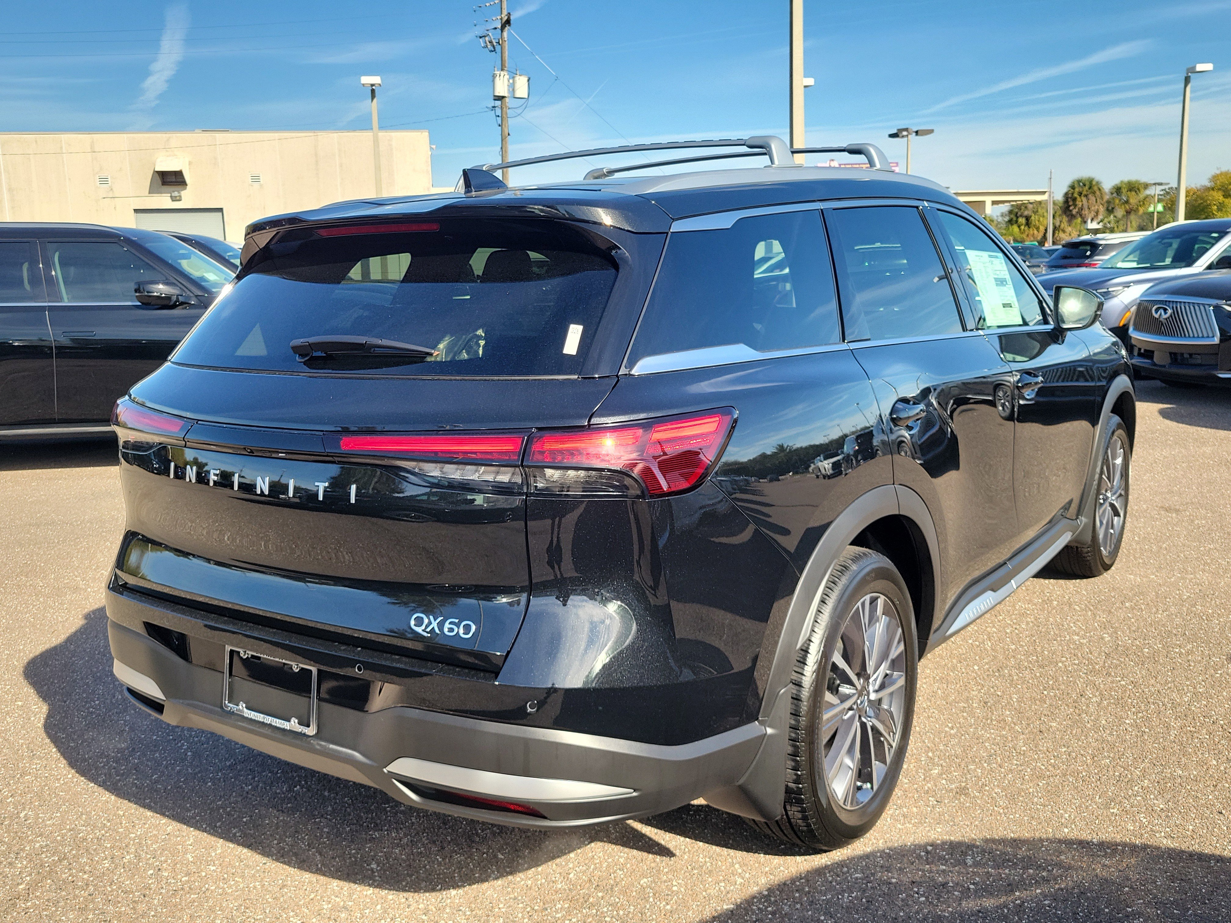 New 2026 INFINITI QX60 Luxe w/ Family Package image 3