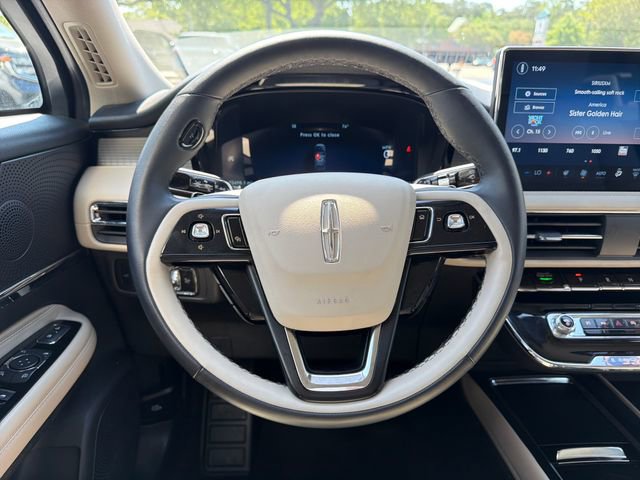 Used 2025 Lincoln Corsair AWD w/ Equipment Group 101A image 17