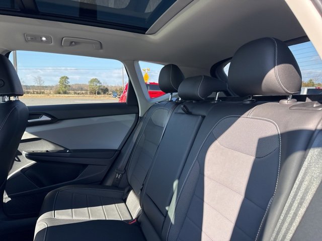 Used 2022 Volkswagen Taos SE image 16