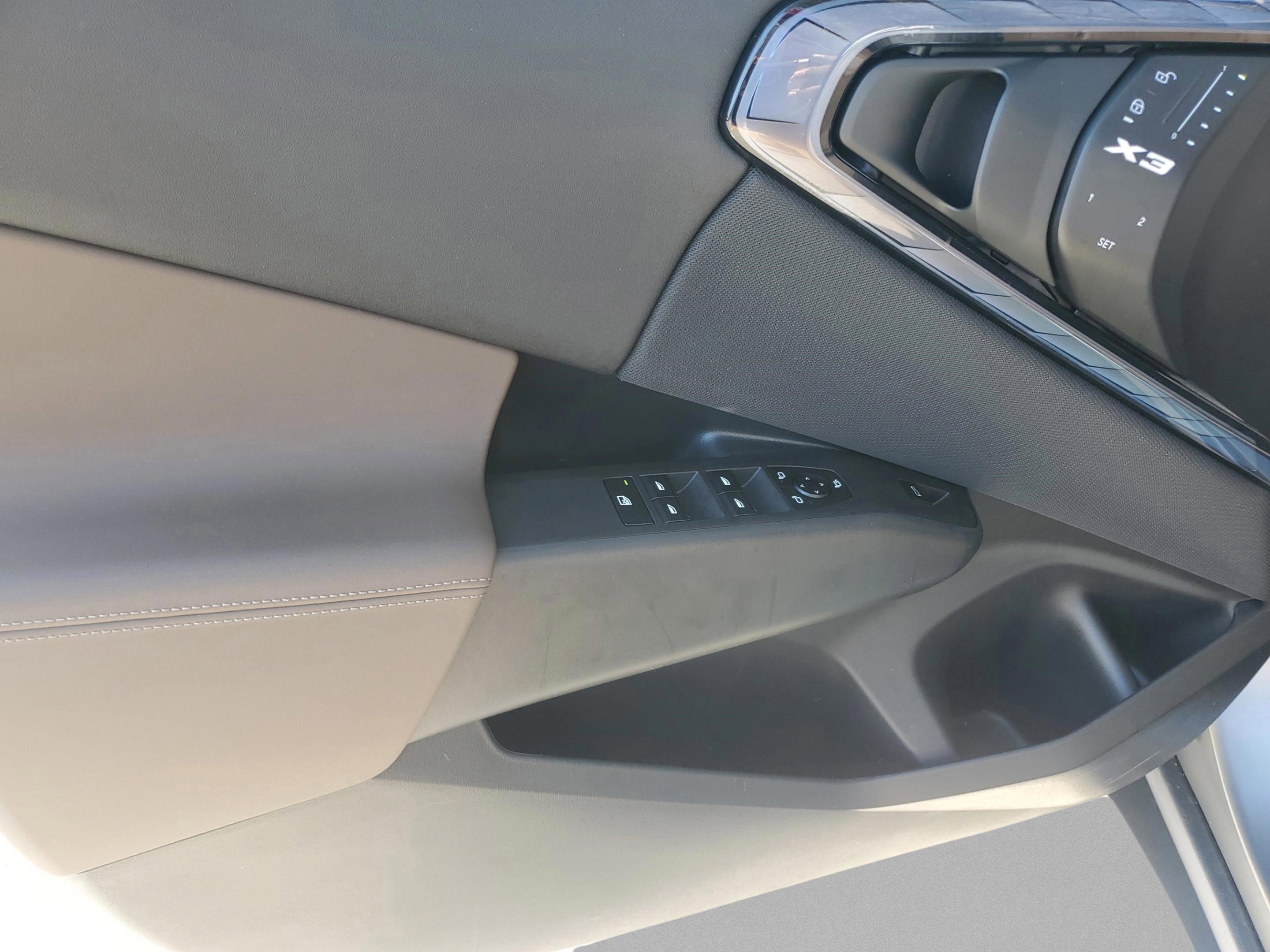 Used 2025 BMW X3 xDrive30i w/ Premium Package image 17