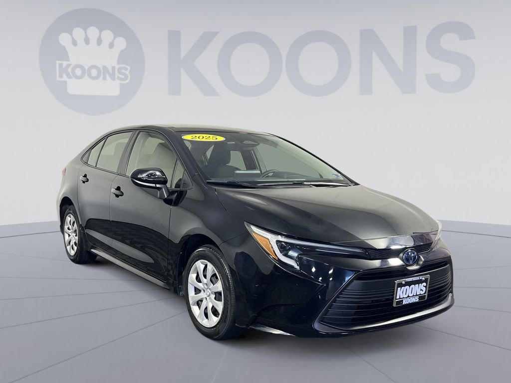 Used 2025 Toyota Corolla LE FWD image 1