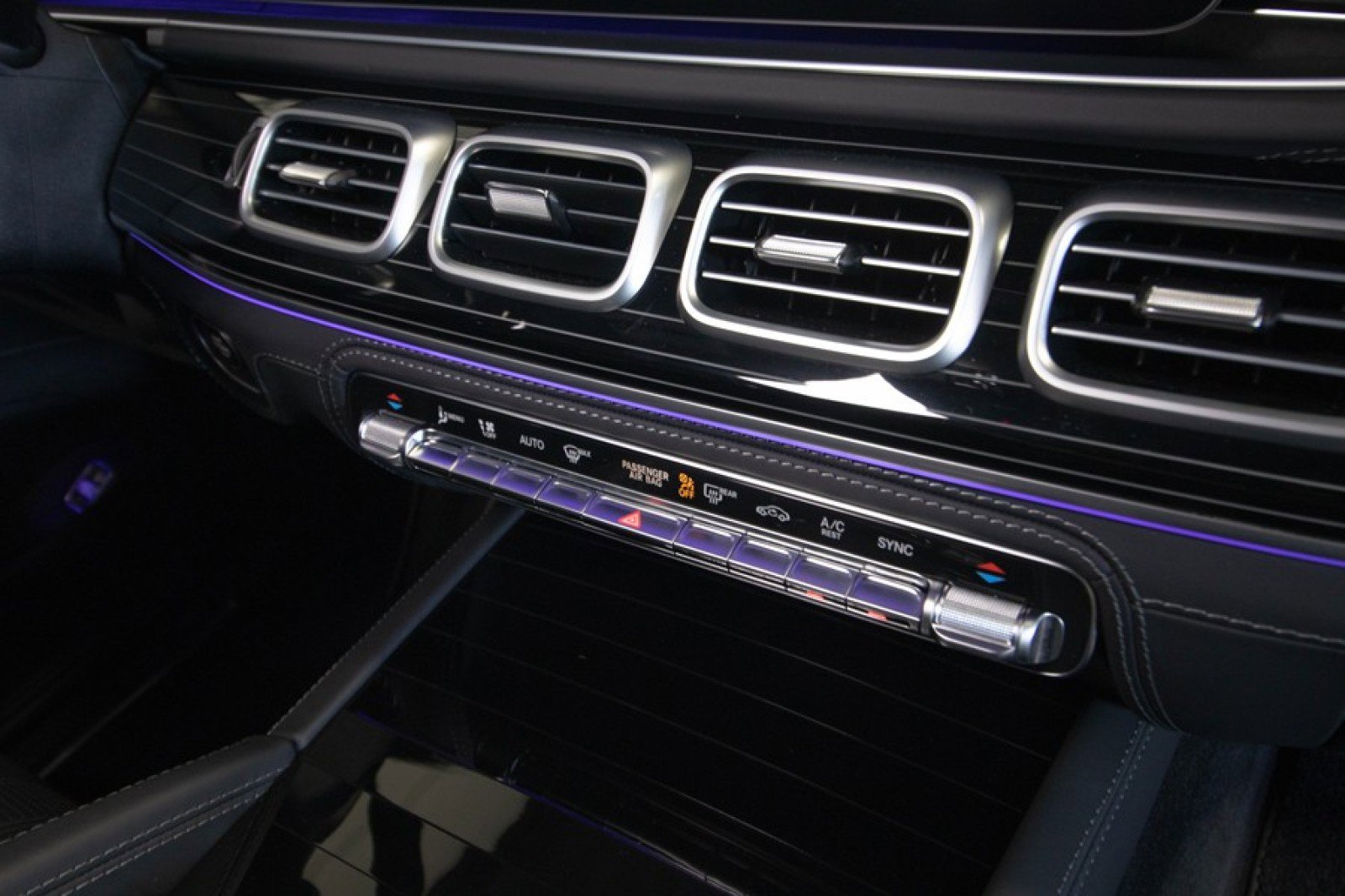 Used 2024 Mercedes-Benz Maybach GLS 600 4MATIC image 60