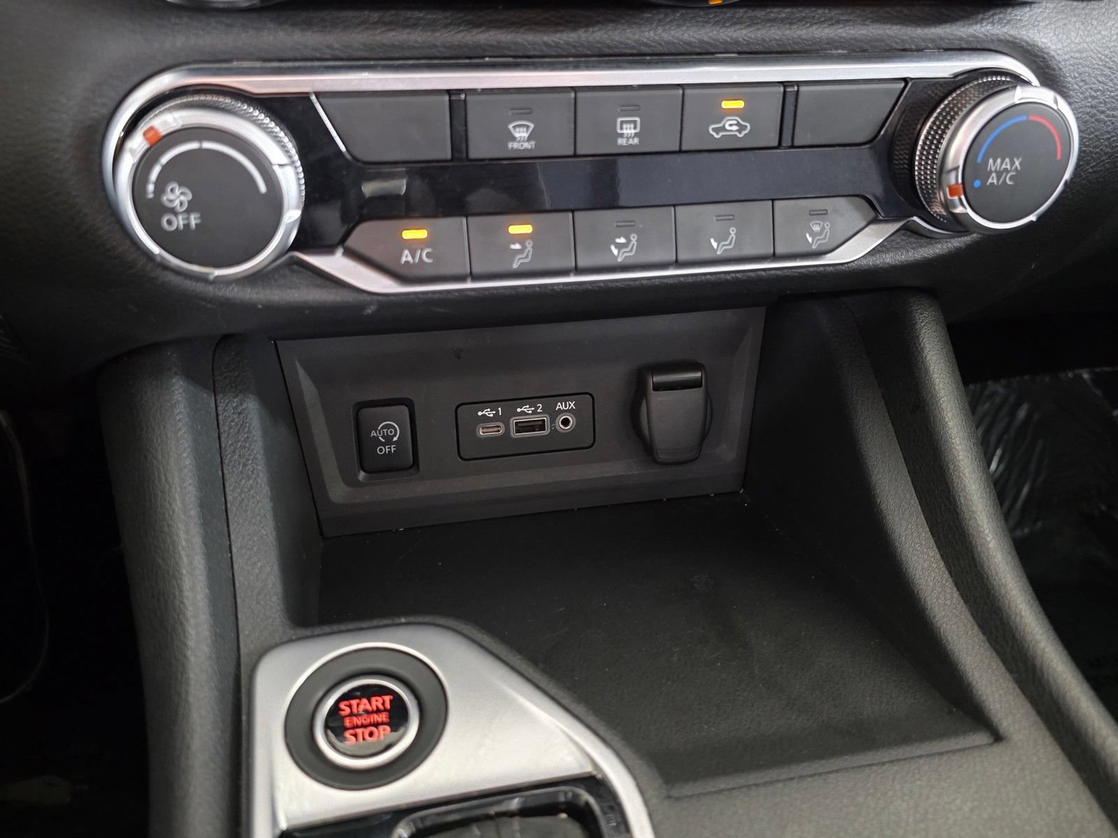 Used 2024 Nissan Sentra SV FWD image 28