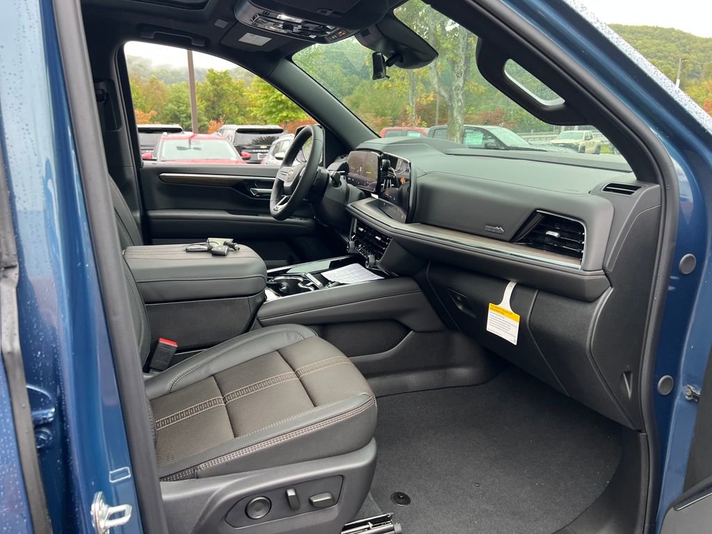 New 2026 Chevrolet Tahoe High Country w/ Sun And Tow Package image 17