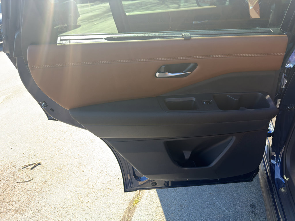 New 2026 Nissan Pathfinder Platinum image 33