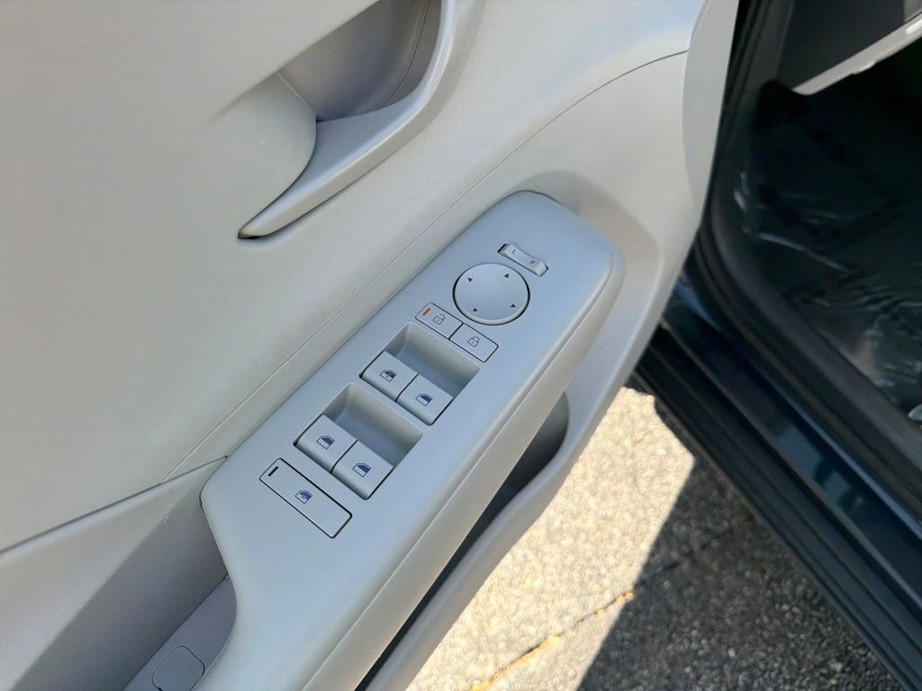 Used 2025 Hyundai Kona SEL image 14
