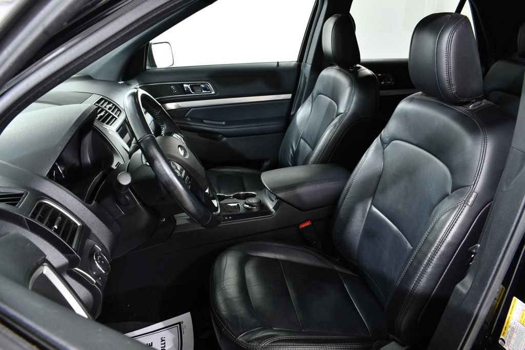 Used 2018 Ford Explorer XLT w/ Equipment Group 202A AWD/4WD image 6