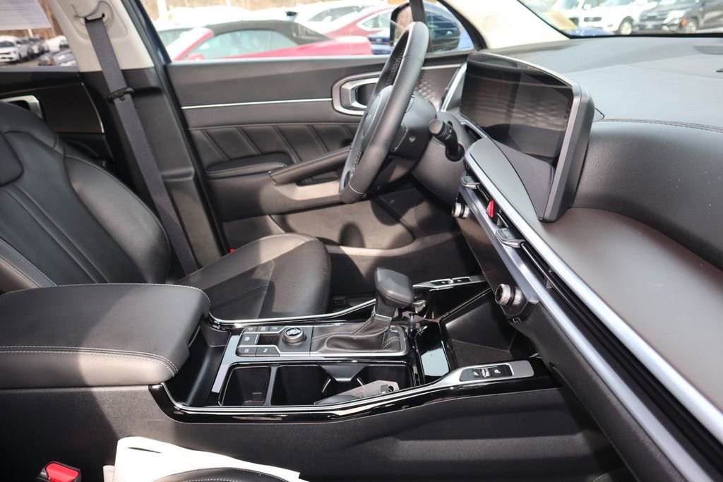 Used 2025 Kia Sorento SX image 33