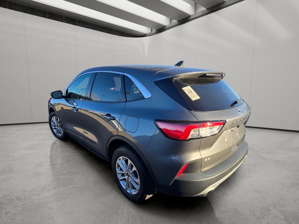 Used 2022 Ford Escape SE w/ Convenience Package image 3