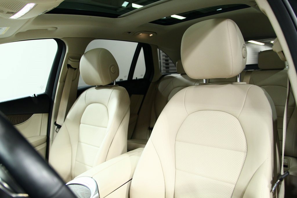 Used 2020 Mercedes-Benz GLC 300 4MATIC image 17