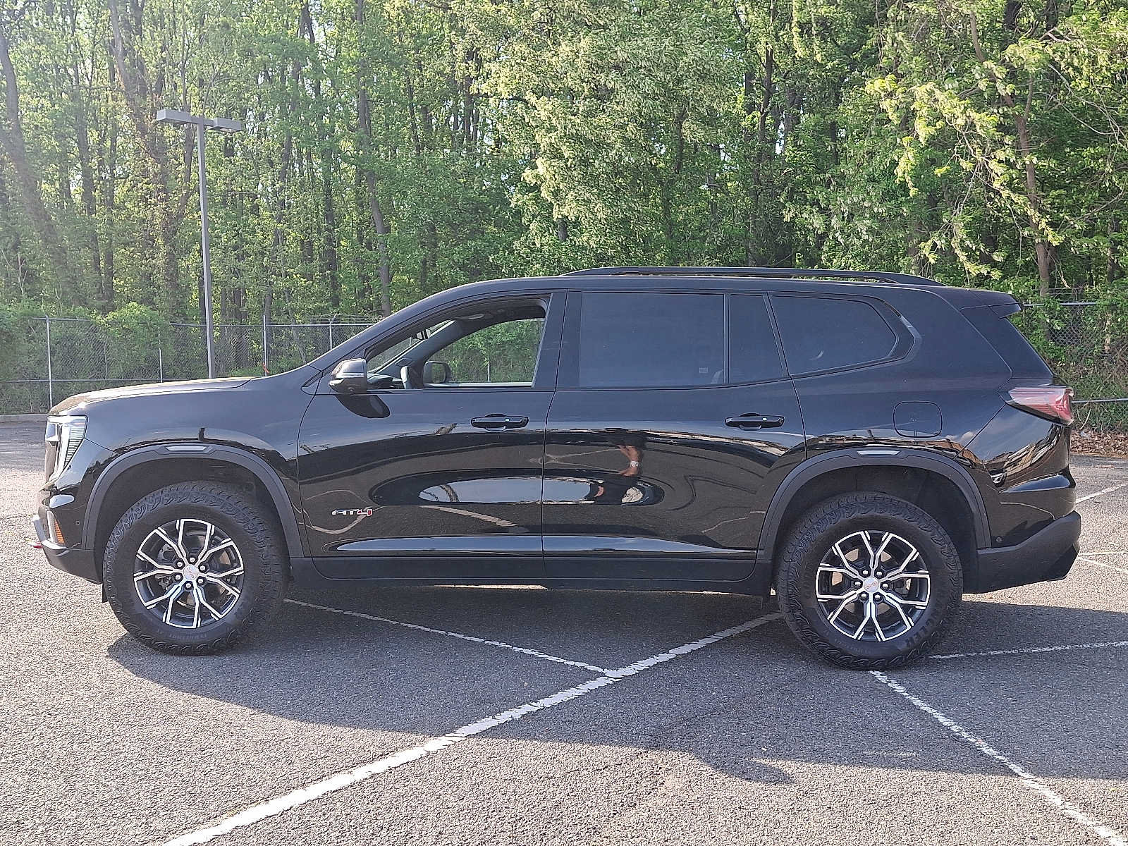 Used 2026 GMC Acadia AT4 w/ Super Cruise Package AWD/4WD image 4