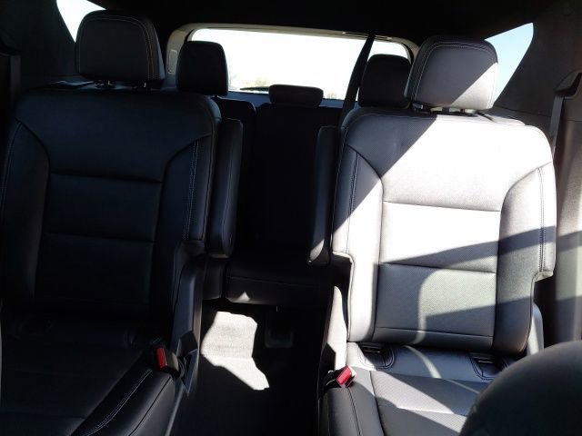 Used 2025 Chevrolet Traverse LT w/ Enhanced Driving Package image 26