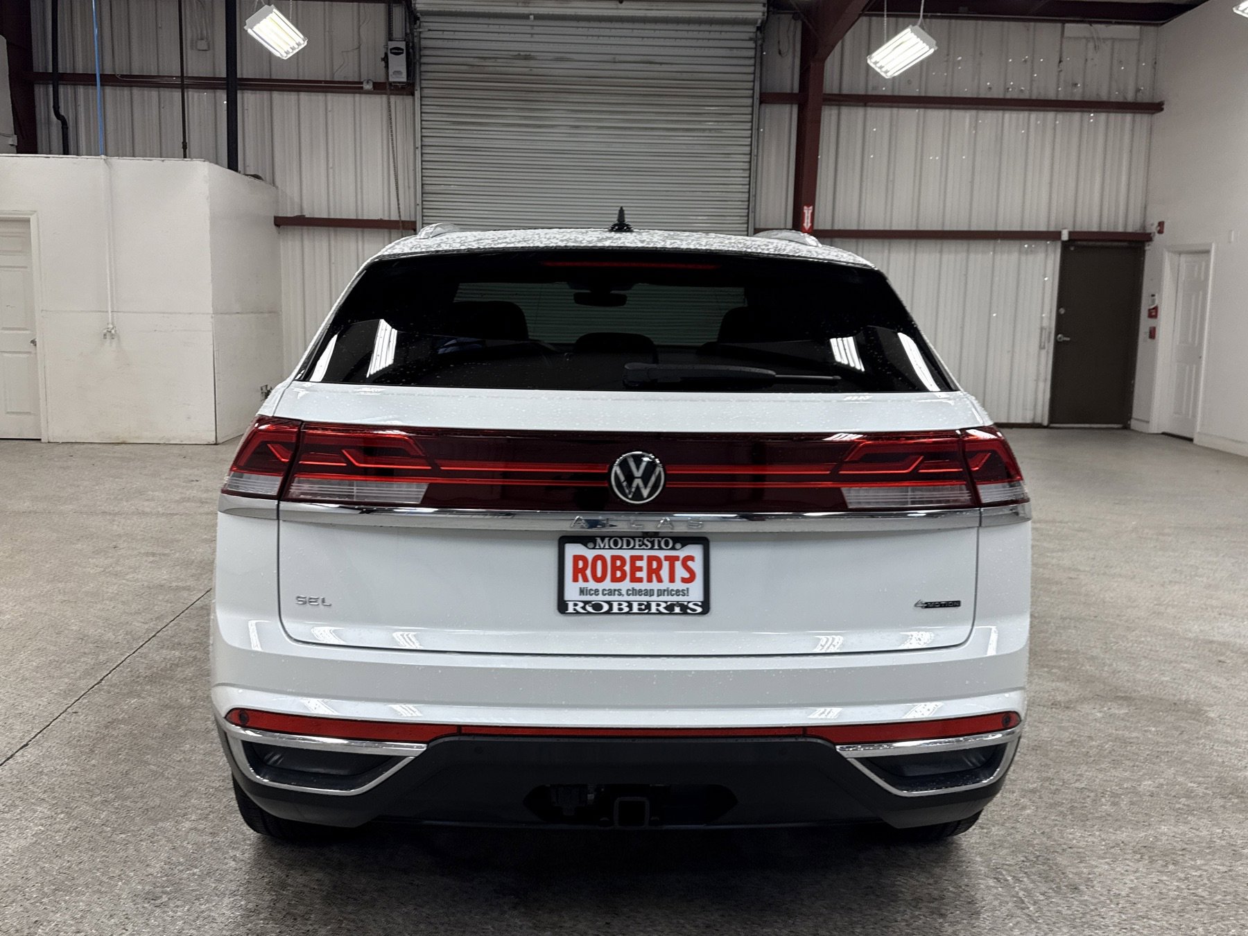 Used 2024 Volkswagen Atlas Cross Sport SEL image 16