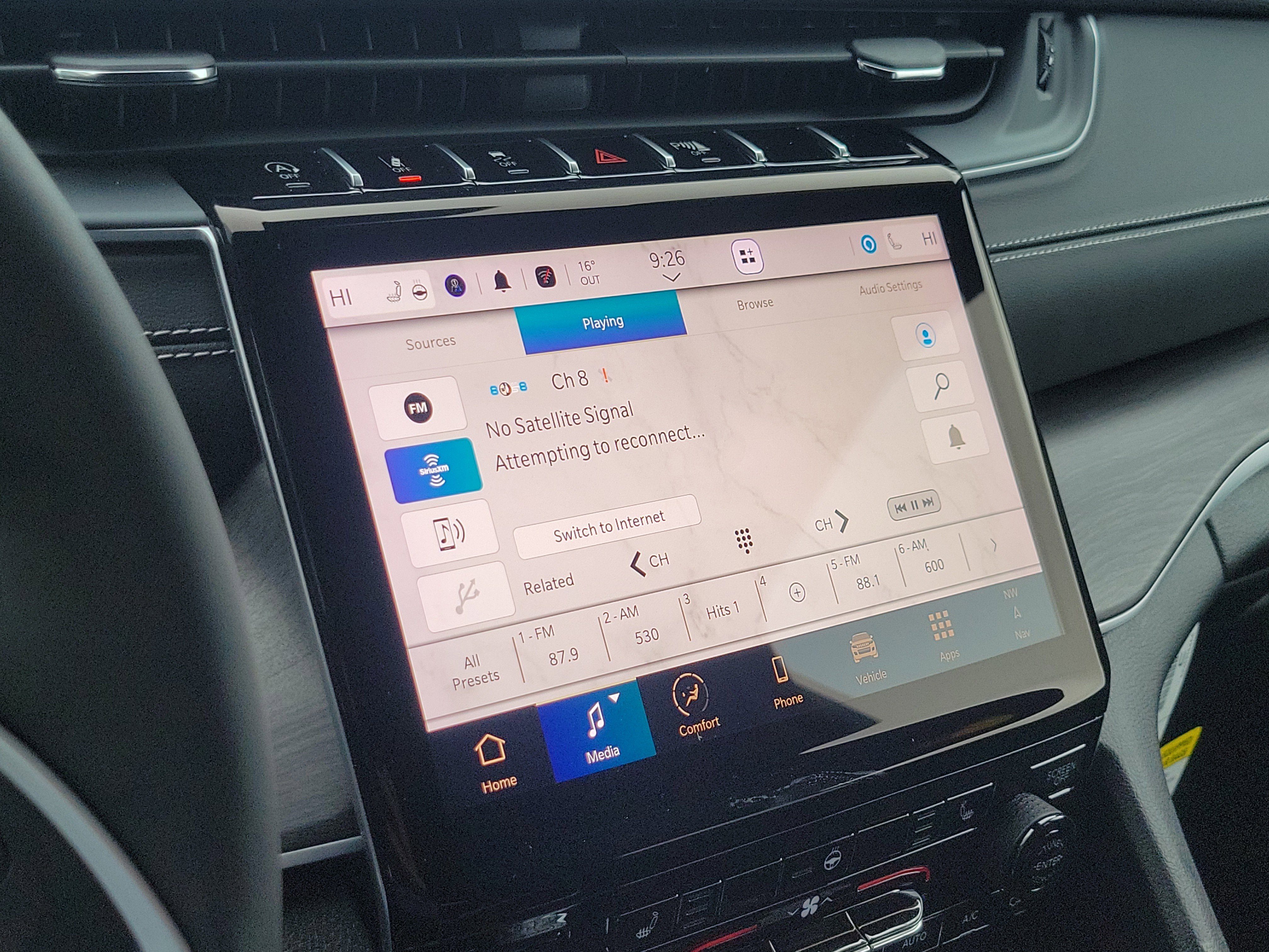 Used 2024 Jeep Grand Cherokee Limited image 17