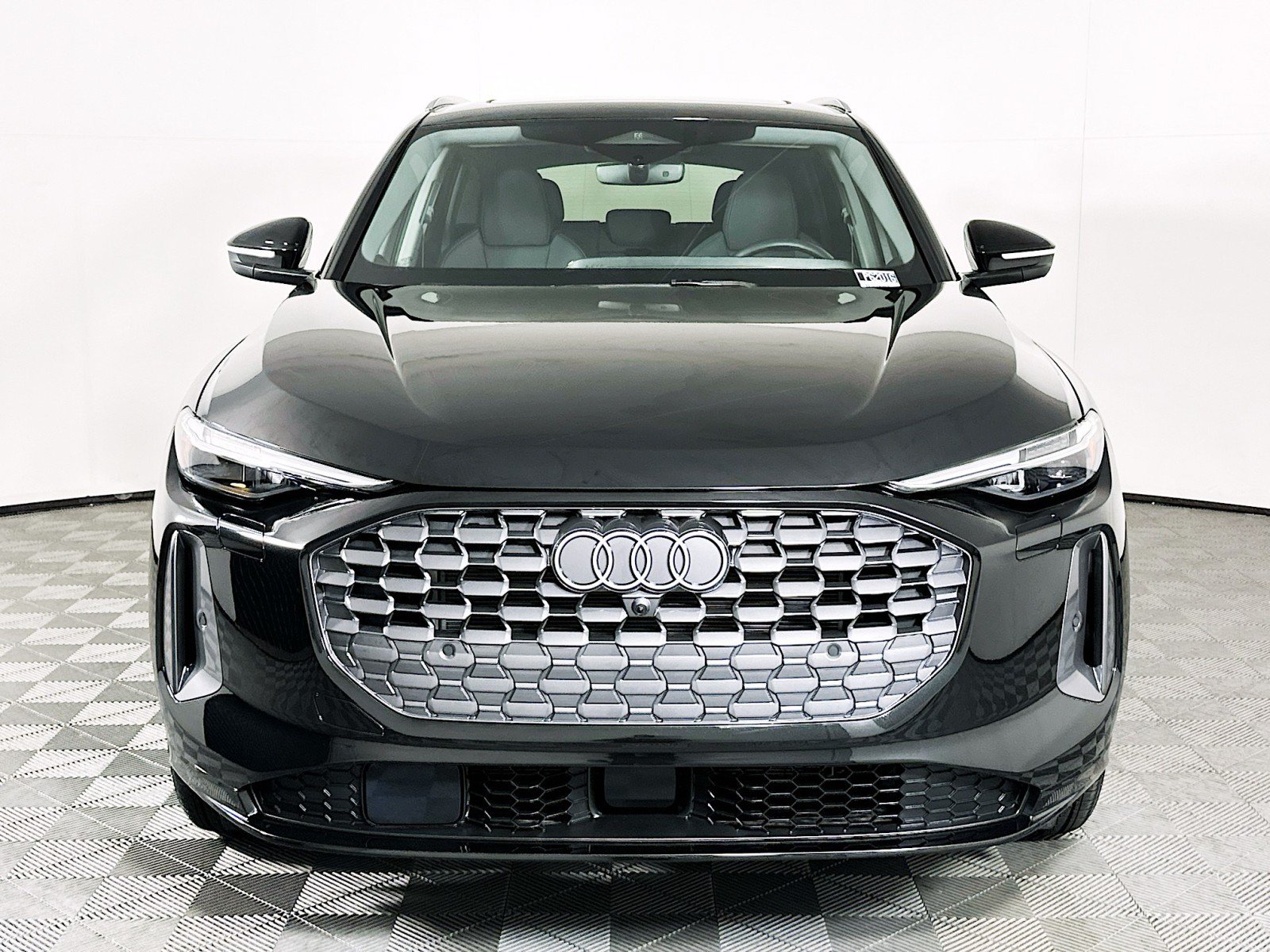 Used 2025 Audi Q5 Prestige AWD/4WD image 2