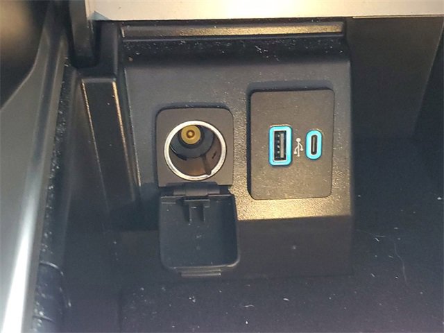 Used 2021 Ford Explorer XLT w/ Equipment Group 202A image 34