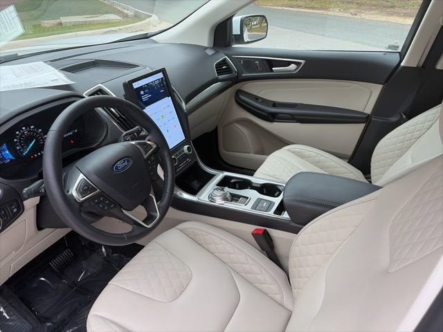 Used 2024 Ford Edge Titanium image 11