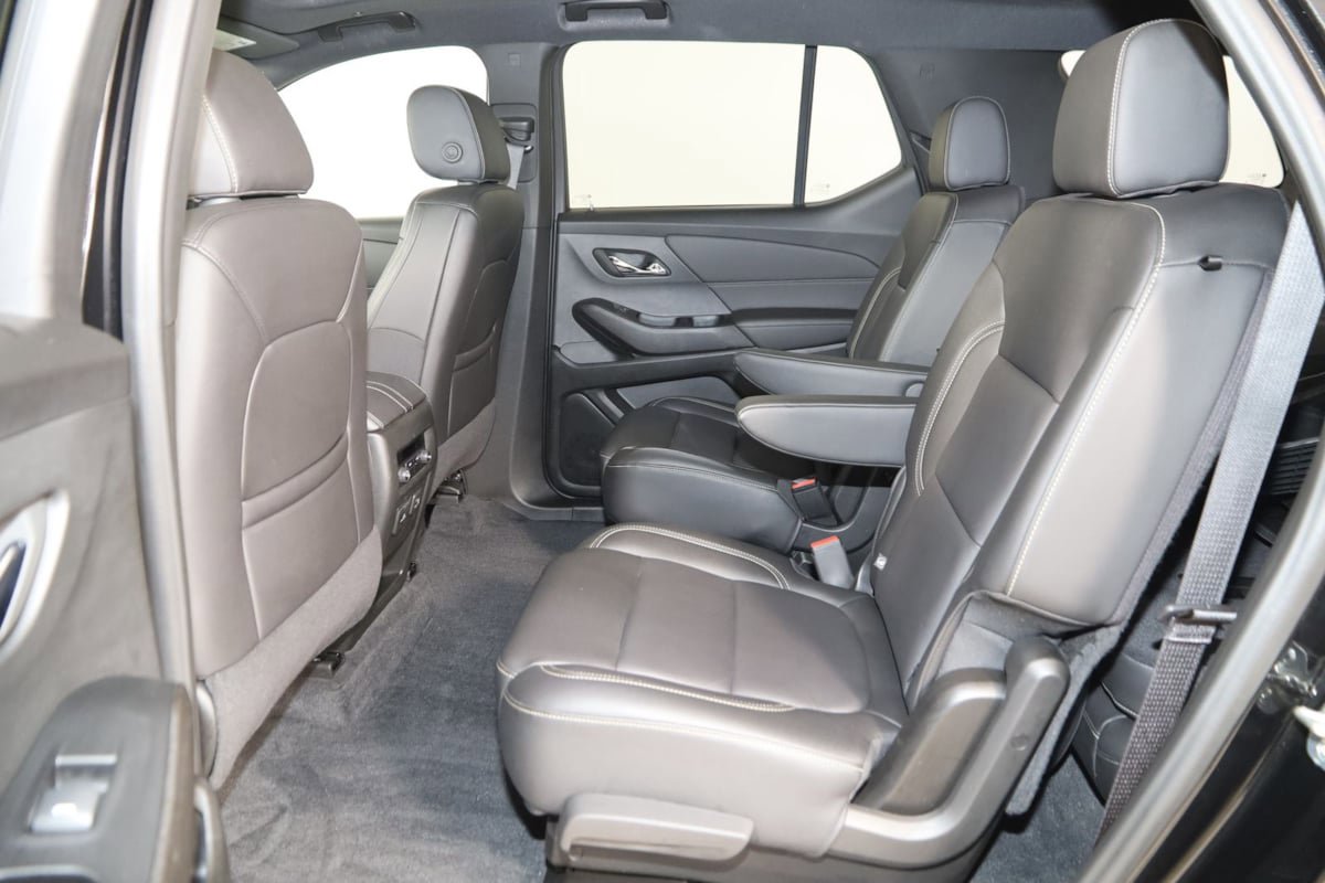 Used 2023 Chevrolet Traverse LT w/ LT Premium Package AWD/4WD image 49