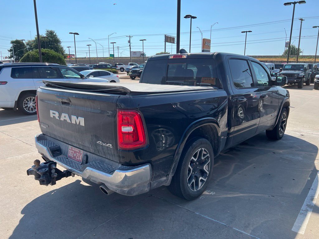 Used 2025 RAM 1500 Laramie AWD/4WD image 3