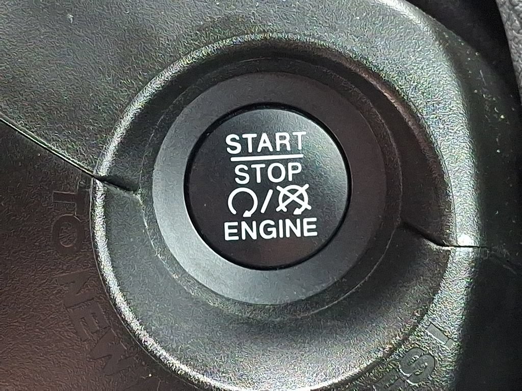 Used 2022 Jeep Renegade Latitude AWD/4WD image 24