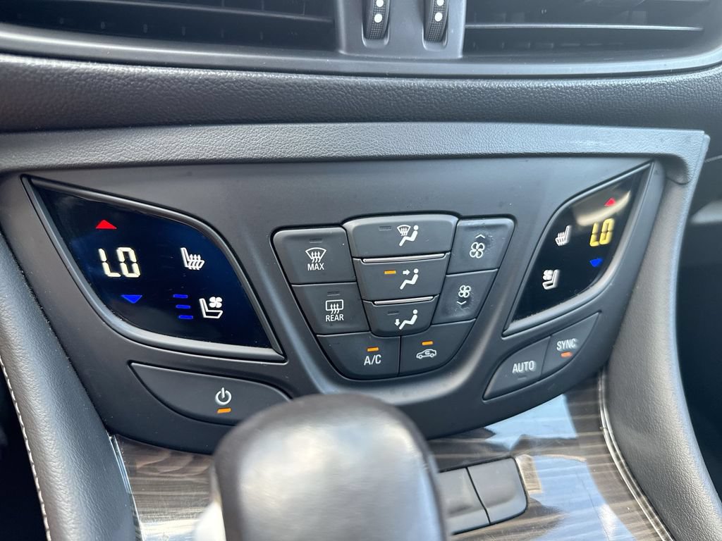 Used 2020 Buick Envision Premium AWD/4WD image 16