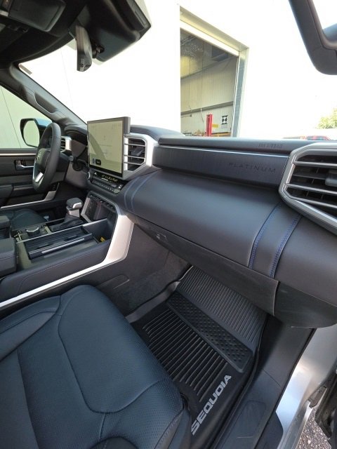 Used 2025 Toyota Sequoia Platinum image 23