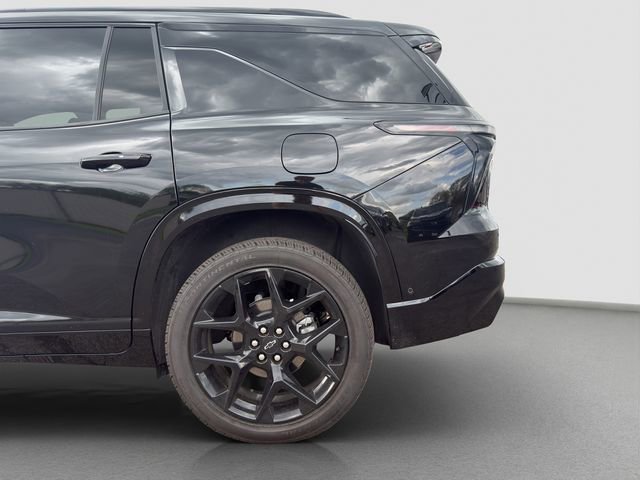 Used 2025 Chevrolet Traverse RS image 29