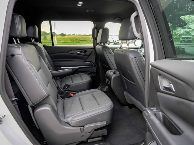 Used 2025 Chevrolet Traverse LT image 20