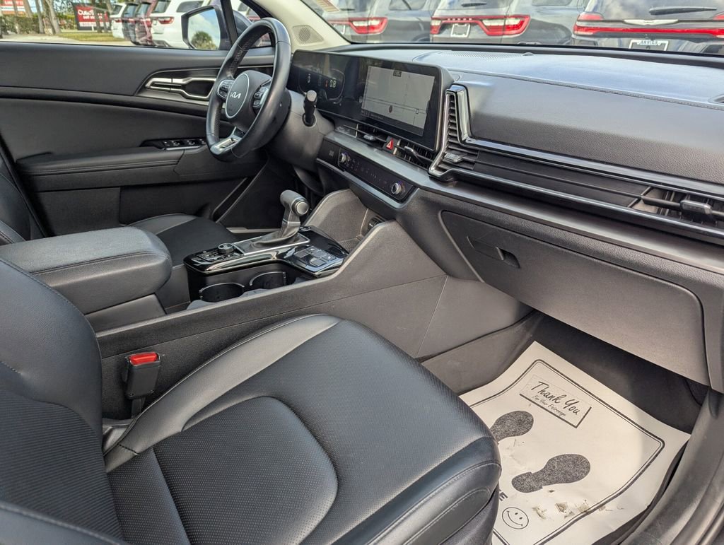 Used 2024 Kia Sportage EX image 9